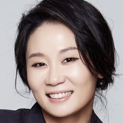 金善映 飾演 Orphanage Director's Wife