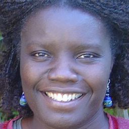 Joy Richardson 飾演 Sister Philomena