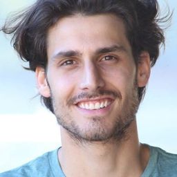 Jérémie De Nicola 飾演 Michel