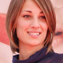 Francesca Ferrazzo 飾演 Elena