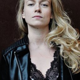 Helene Stupnicki 飾演 Sozialarbeiterin