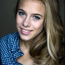 Margot Lourdet 飾演 