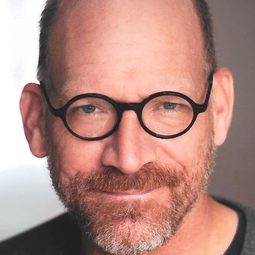 Ron West 飾演 Feigelson