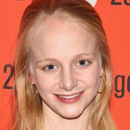 Erin Wilhelmi 飾演 Liz