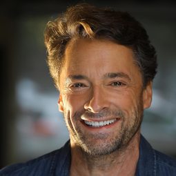 Blake Boyd 飾演 Ridgley Dunsmuir