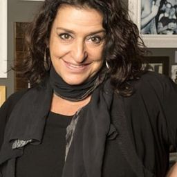 葛雷絲·吉亞諾卡斯 飾演 Maria Felícia