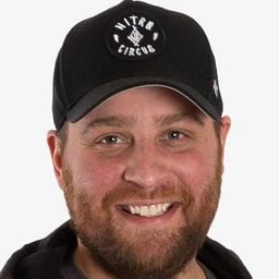 湯米·派瑟曼提 飾演 Self