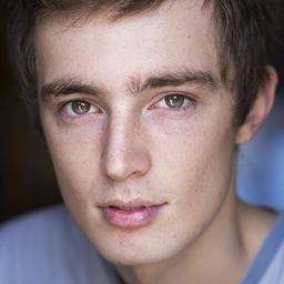 Leith Towers 飾演 Derek