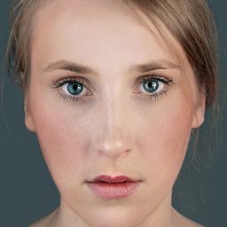 Mareike Beykirch 飾演 Frau Kröger