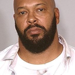 Suge Knight 飾演 Self - CEO, Death Row Records (archive footage)