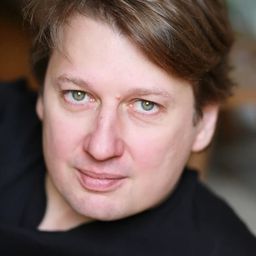 Sava Lolov 飾演 Pépé (voix)