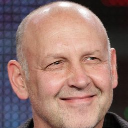 尼克·西塞 飾演 General Hoyt