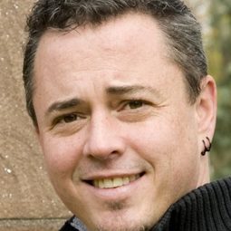 James Fler - 甜心的報復演員 飾演Club Manager