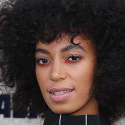 索蘭吉·納爾司 飾演 Self