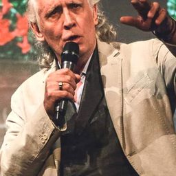 Massimo Lodolo 飾演 Antonio (voice)