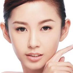 張子萱 - 滾蛋吧！腫瘤君演員 飾演Amy