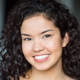 Erika Prevost 飾演 Linda Vu