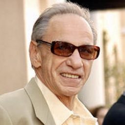Henry Hill 飾演 Self
