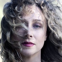 Katia Bronstein 飾演 Hannah