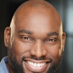 齊迪·阿朱弗 飾演 Curtiz