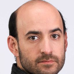 Cristián Carvajal 飾演 Ramiro