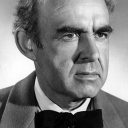 Nestor Paiva 飾演 Ben Buzzard (voice) (uncredited)