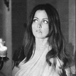 Caroline Cartier - 法蘭西回憶演員 飾演Gisou