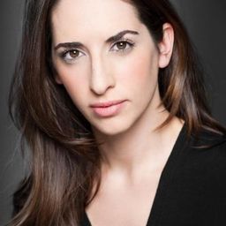 Nur Al Levi 飾演 La Obsesiva