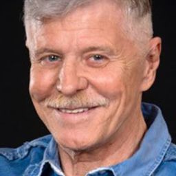 Miguel Falabella - 仿生超極限演員 飾演Modelo