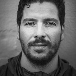 瑞多安·布格赫巴 飾演 Self