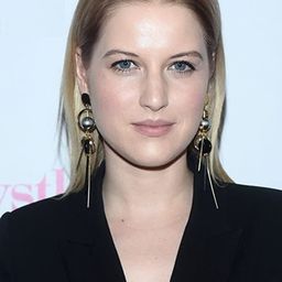 亞歷山德拉·多曼斯卡 飾演 Krysia