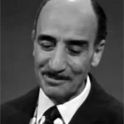 Mario Castellani 飾演 Il Preside