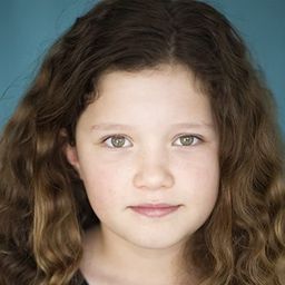 Julia Savage 飾演 Sweet Tooth