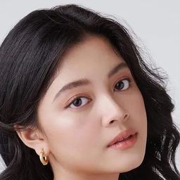 世璃子·安潔莉娜 - 再見後的你演員 飾演Wati