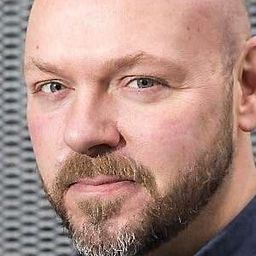 Jonas Schmidt 飾演 