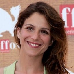 伊莎貝拉·拉貢妮絲 飾演 Rosa Napolitano