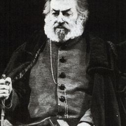 Graziano Giusti 飾演 Cardinal Richelieu