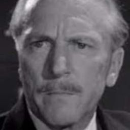 Trevor Reid 飾演 Inspector