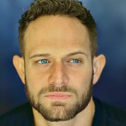 杭特·柏克 - 烈探狙擊：誓不回頭演員 飾演Onlooker at Diner