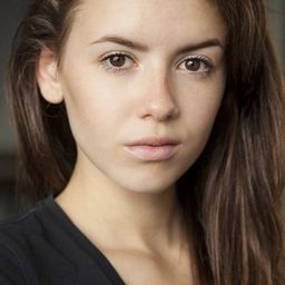 Lauren Coe 飾演 Kathleen O'Brien