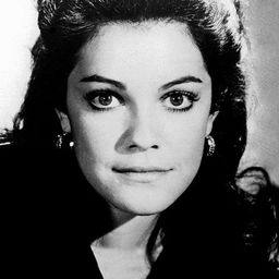 Julie Cobb 飾演 Mrs. Marks