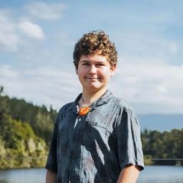 Reuben Francis 飾演 Mallory