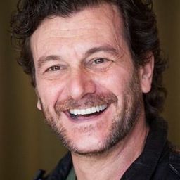 Roberto Birindelli 飾演 Seu Marcos