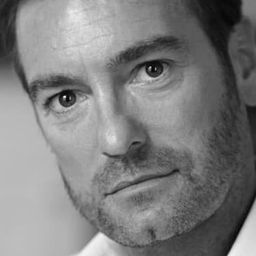 Gary Cady 飾演 S.A.S. Captain Kirkpatrick