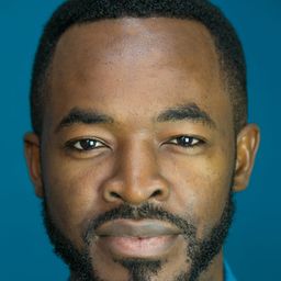 O.C. Ukeje 飾演 Tony