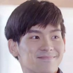 Nutsarud Taporntongsuti 飾演 Kae