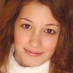 Julie Carlson 飾演 Older Jessie Graver