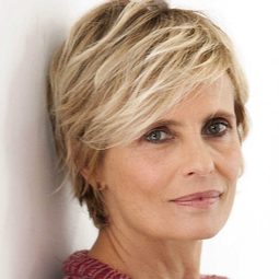 伊莎貝拉·法雷利 飾演 Beatrice