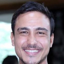 哈米什·多德 - Harta Tahta Raisa演員 飾演Himself