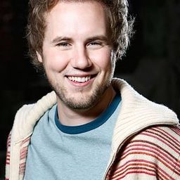 Kyle Labine 飾演 Bill Freeburg